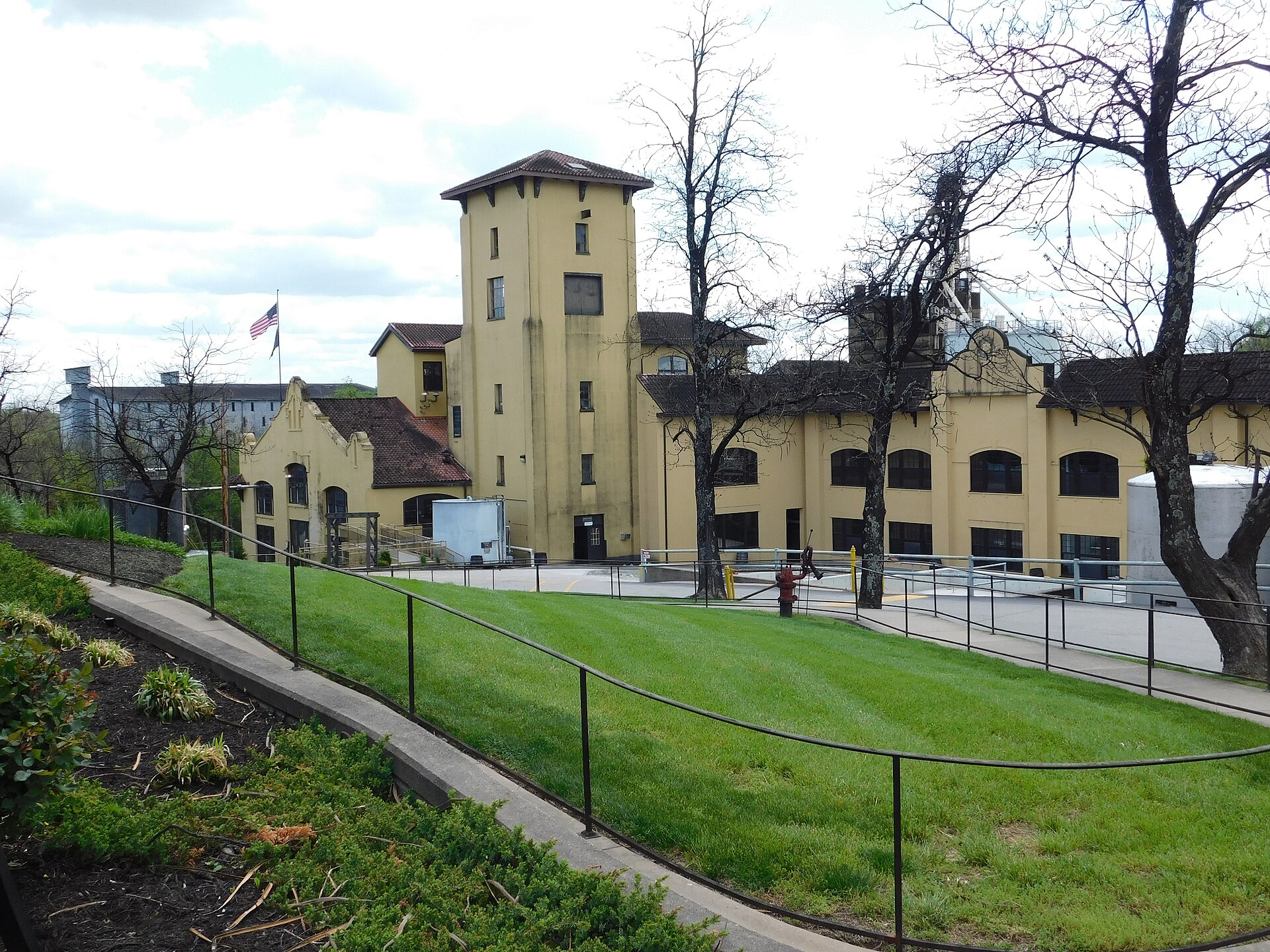 Best Bourbon Tours from Louisville (2026): 7 Tours Compared